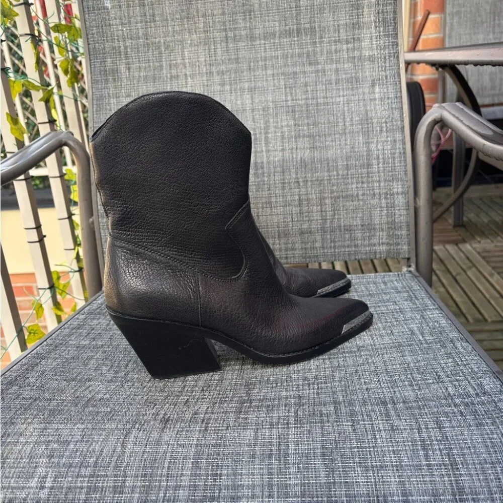 Dolce Vita Valory Black Leather Western Ankle Boots Size 9 - Picture 13 of 13